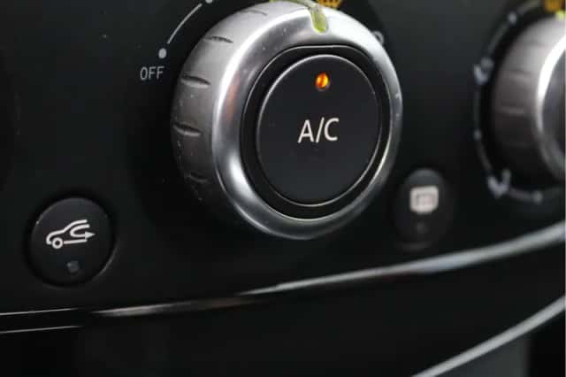 Renault Clio (2016) thumbnail 44