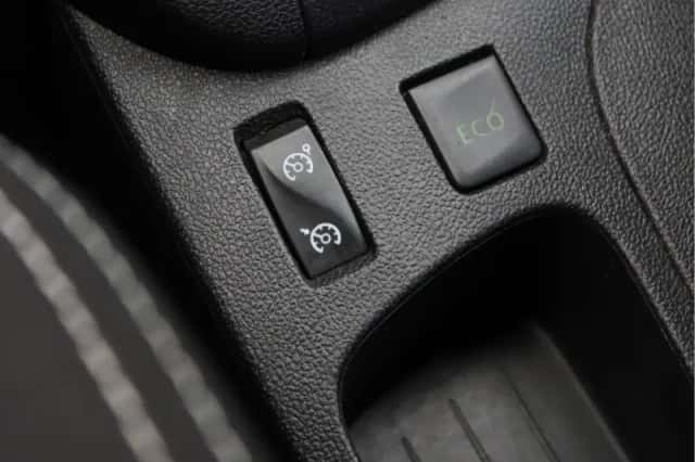Renault Clio (2016) thumbnail 46
