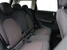 MINI Countryman (2018) thumbnail 23