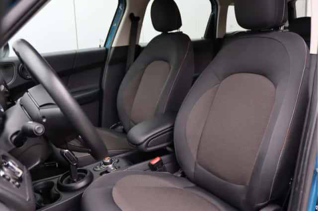 MINI Countryman (2018) thumbnail 4