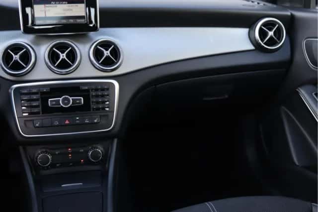 Mercedes-Benz CLA-Klasse (2013) thumbnail 19
