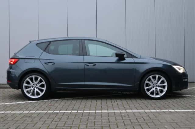 SEAT Leon (2018) thumbnail 18