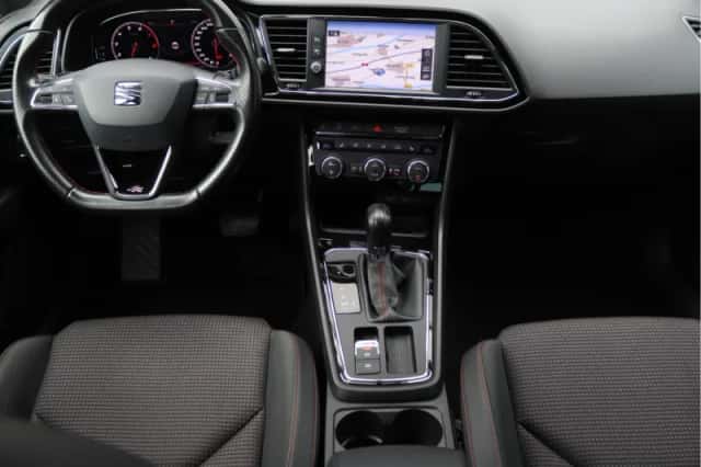 SEAT Leon (2018) thumbnail 3
