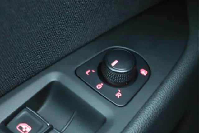 SEAT Leon (2018) thumbnail 27