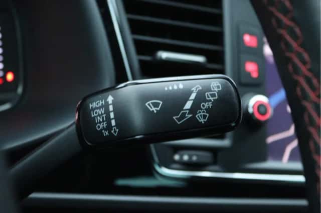 SEAT Leon (2018) thumbnail 32