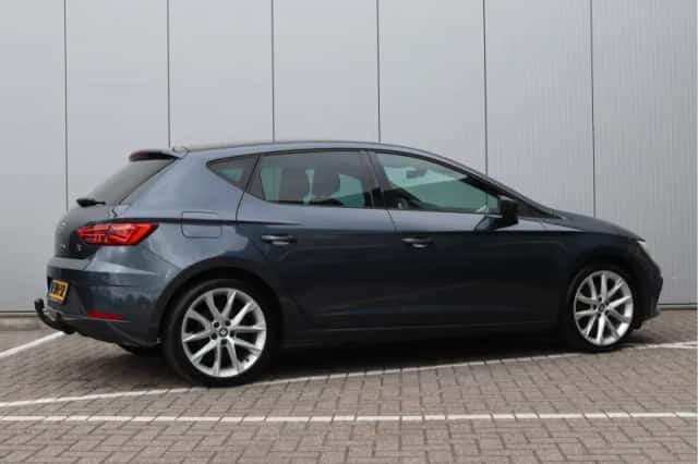 SEAT Leon (2018) thumbnail 5