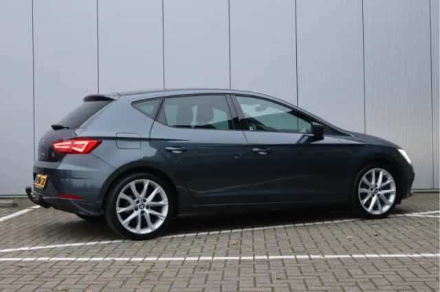 SEAT Leon (2018) thumbnail 5