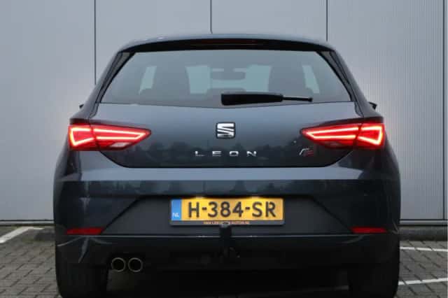 SEAT Leon (2018) thumbnail 7