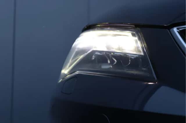 SEAT Leon (2018) thumbnail 8