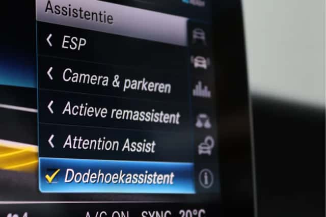 Mercedes-Benz C-Klasse (2018) thumbnail 53