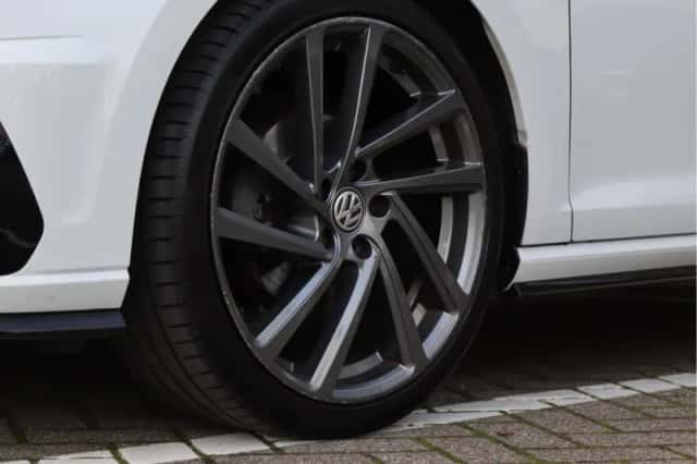 Volkswagen Golf (2017) thumbnail 11