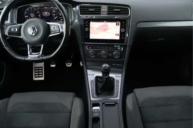 Volkswagen Golf (2017) thumbnail 3