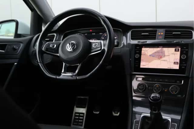 Volkswagen Golf (2017) thumbnail 22