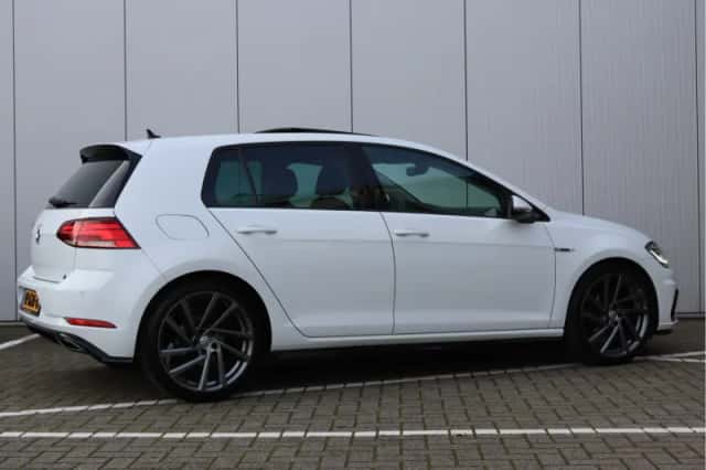 Volkswagen Golf (2017) thumbnail 5