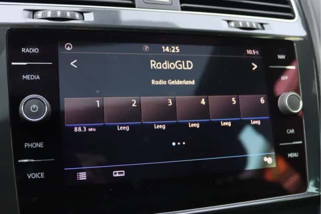 Volkswagen Golf (2017) thumbnail 45