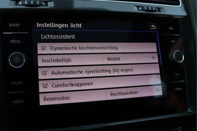 Volkswagen Golf (2017) thumbnail 49