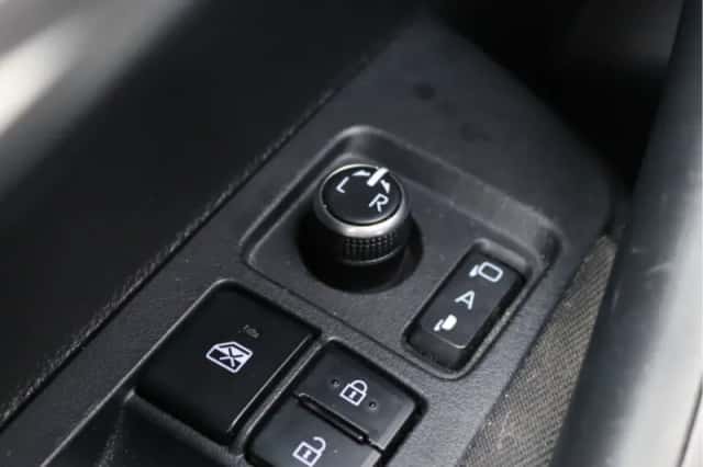 Toyota Corolla (2019) thumbnail 25