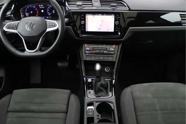 Volkswagen Touran (2018) thumbnail 3