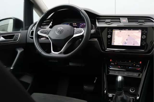 Volkswagen Touran (2018) thumbnail 21