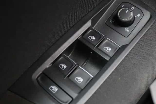 Volkswagen Touran (2018) thumbnail 37