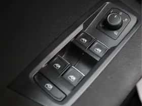 Volkswagen Touran (2018) thumbnail 37