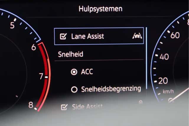 Volkswagen Touran (2018) thumbnail 46