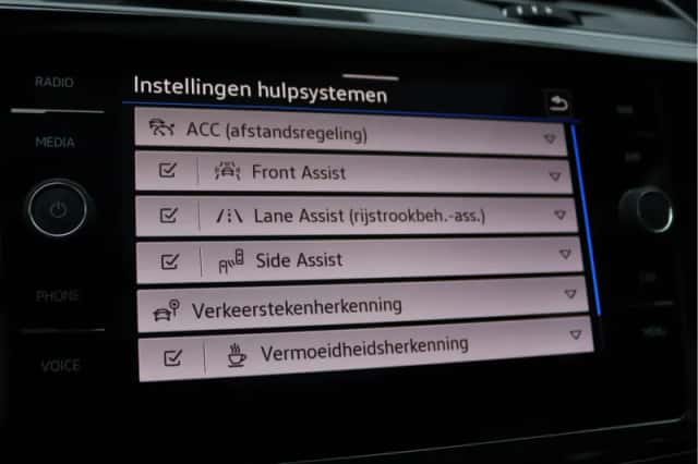Volkswagen Touran (2018) thumbnail 58