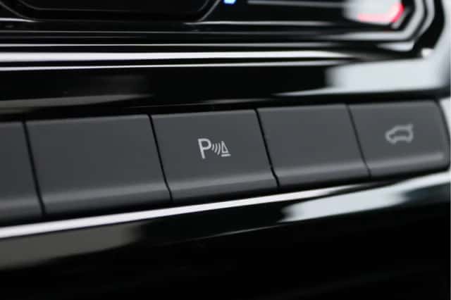 Volkswagen Touran (2018) thumbnail 62