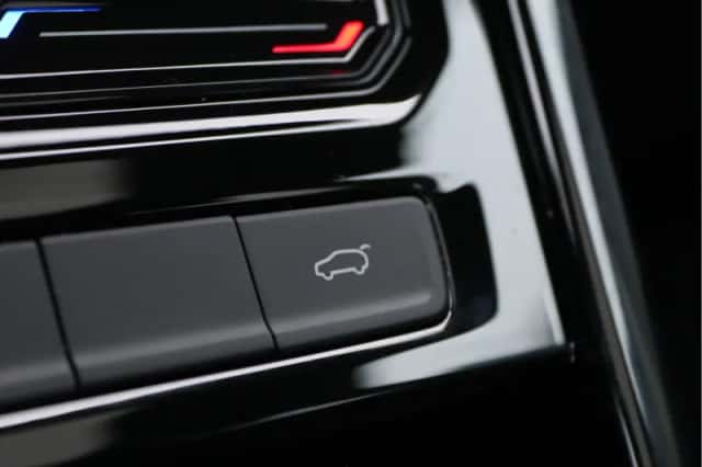 Volkswagen Touran (2018) thumbnail 63
