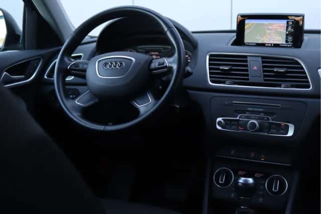 Audi Q3 (2018) thumbnail 17