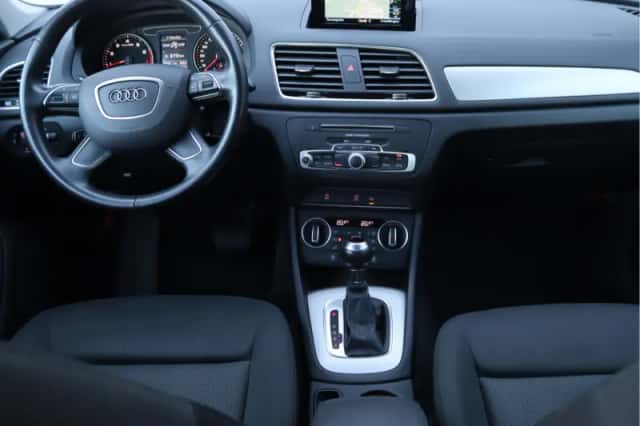 Audi Q3 (2018) thumbnail 3