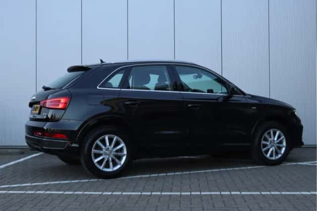 Audi Q3 (2018) thumbnail 5