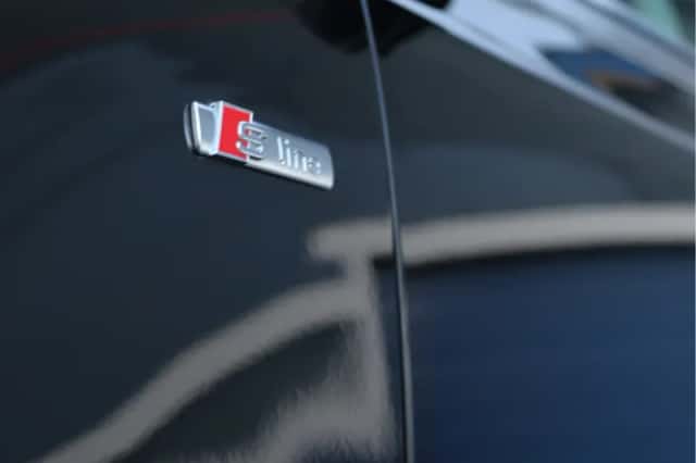 Audi Q3 (2018) thumbnail 10