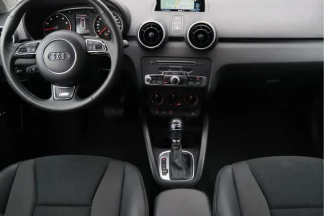 Audi A1 (2017) thumbnail 3