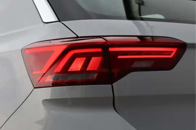 Volkswagen T-Roc (2018) thumbnail 13