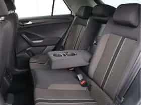Volkswagen T-Roc (2018) thumbnail 22