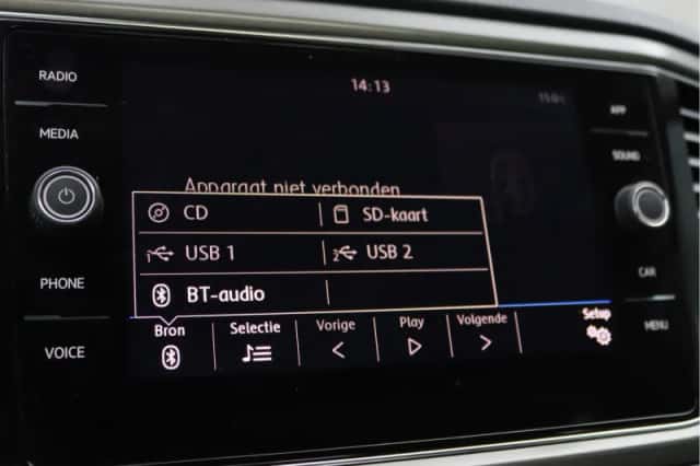 Volkswagen T-Roc (2018) thumbnail 35