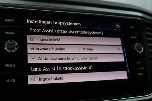 Volkswagen T-Roc (2018) thumbnail 40