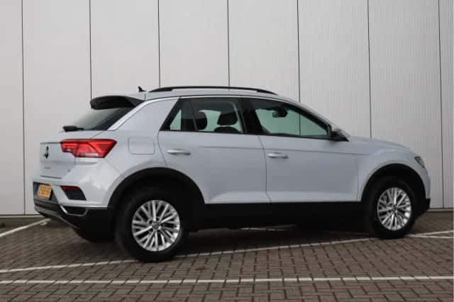 Volkswagen T-Roc (2018) thumbnail 5
