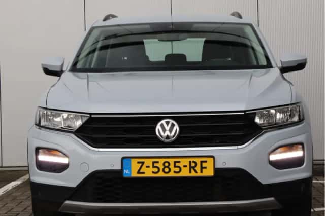 Volkswagen T-Roc (2018) thumbnail 6