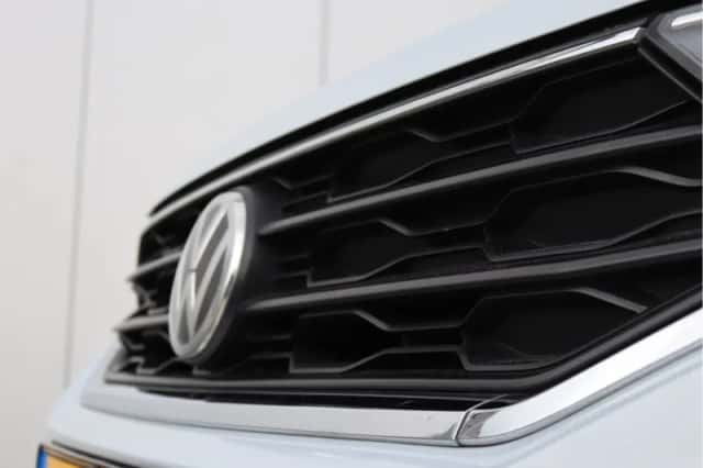 Volkswagen T-Roc (2018) thumbnail 10
