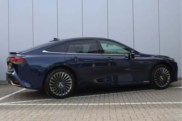 Toyota Mirai (2021) thumbnail 5