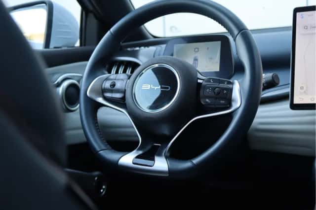 BYD Atto 3 (2022) thumbnail 25