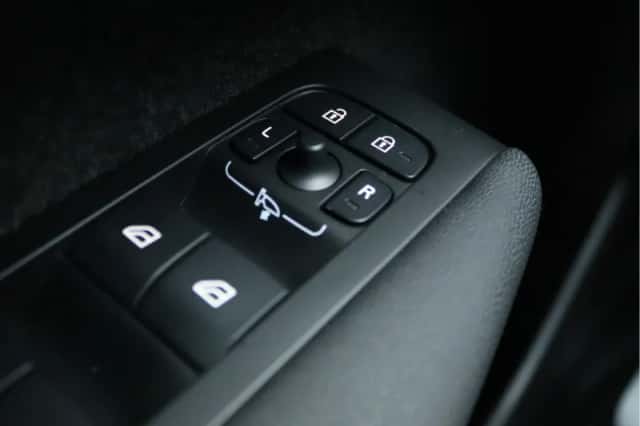 Volvo XC40 (2022) thumbnail 33