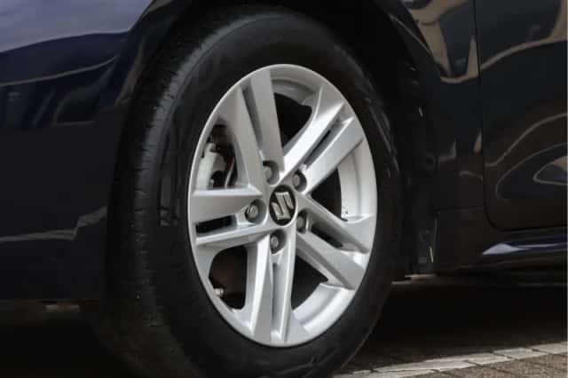 Suzuki Swace (2021) thumbnail 10