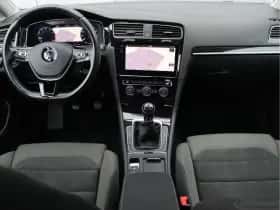 Volkswagen Golf (2017) thumbnail 3