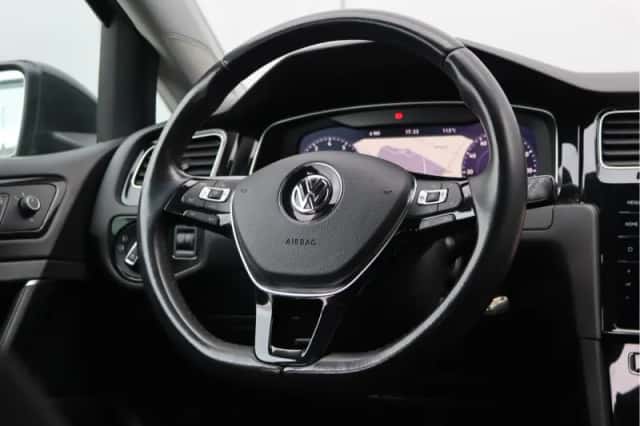 Volkswagen Golf (2017) thumbnail 21