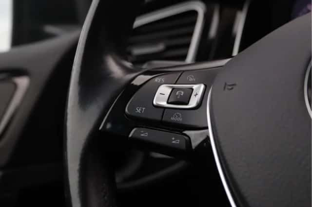 Volkswagen Golf (2017) thumbnail 28