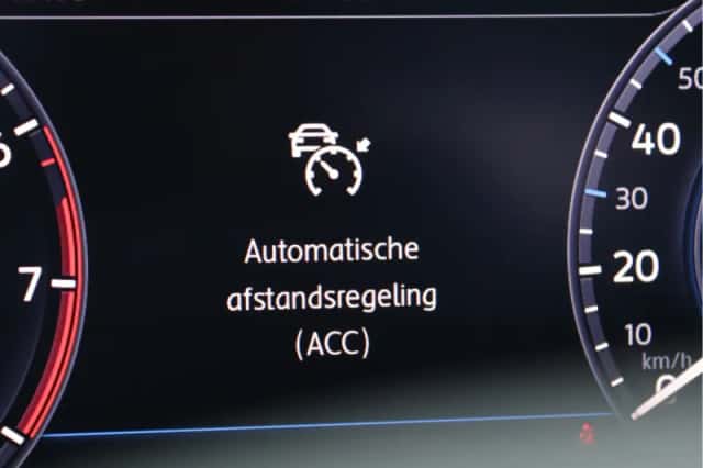 Volkswagen Golf (2017) thumbnail 32