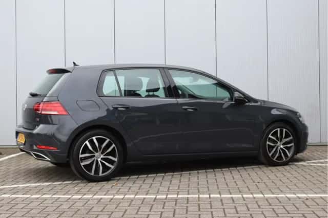 Volkswagen Golf (2017) thumbnail 5